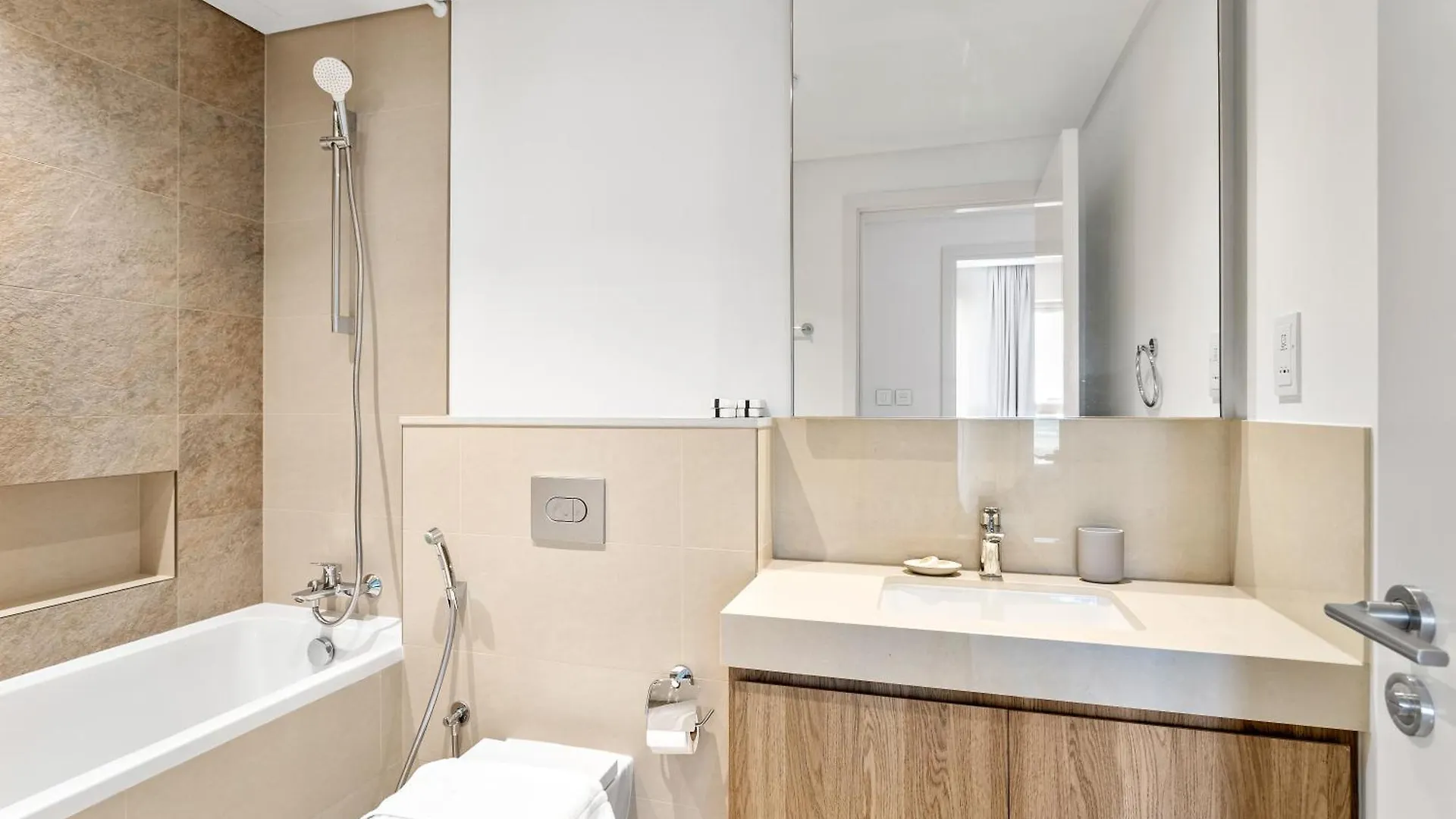 Silkhaus Superior 1Bdr In New Tower Pool & Gym Apartment Dubai