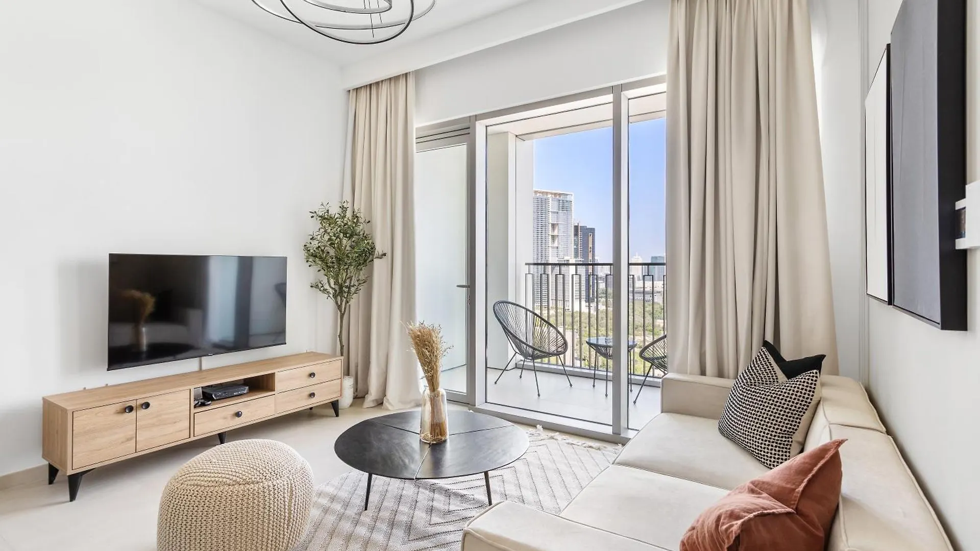 Silkhaus Superior 1Bdr In New Tower Pool & Gym Apartment Dubai